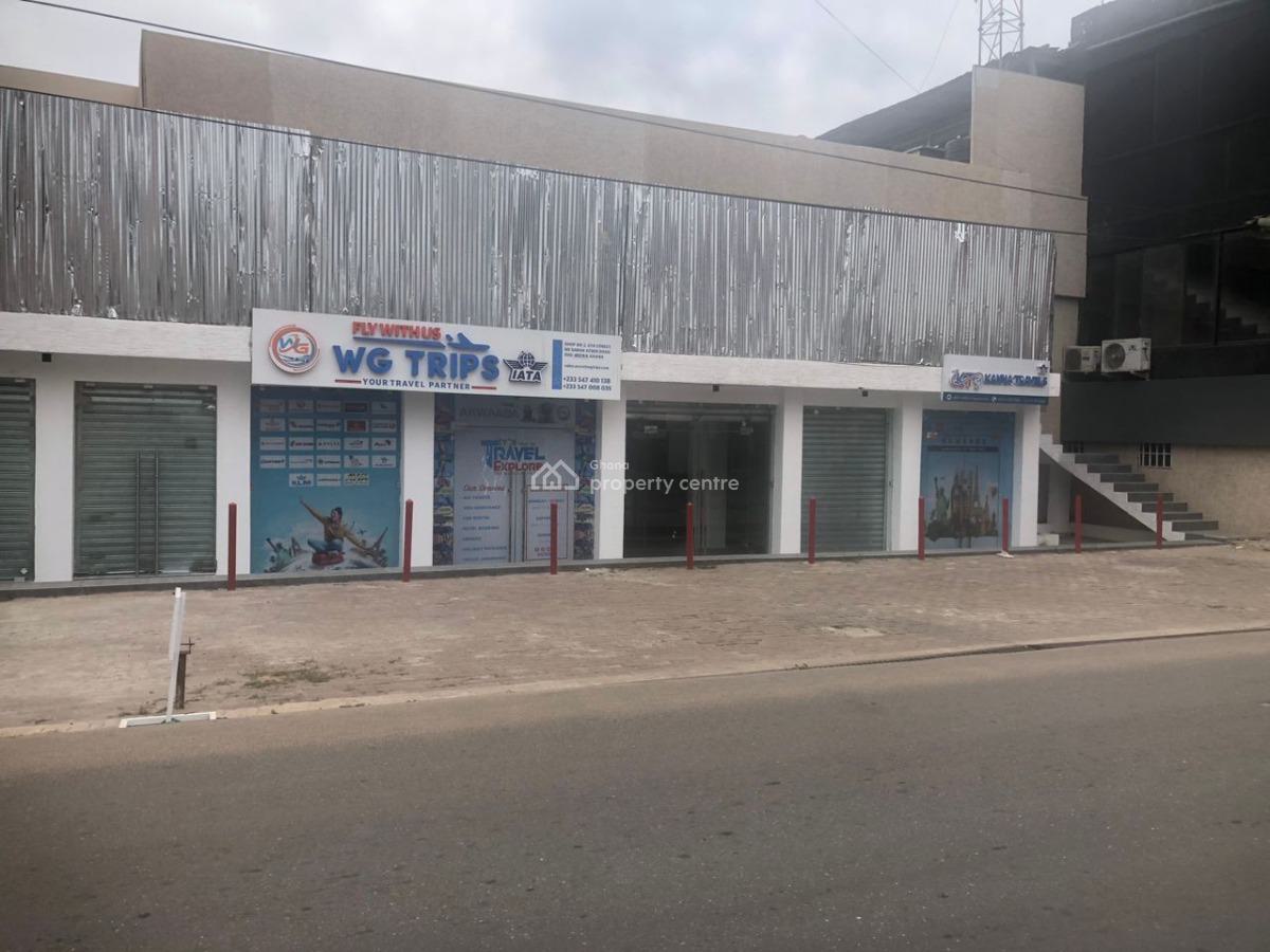 Showroom/office/shop Facing The Roadside, Osu, Accra, Shop for Rent
