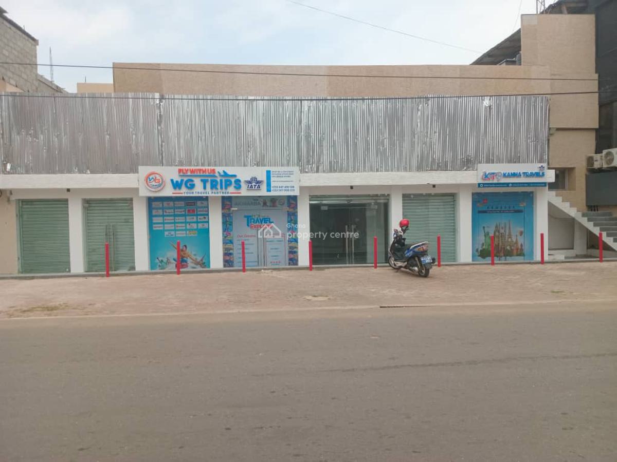 Showroom/office/shop Facing The Roadside, Osu, Accra, Shop for Rent