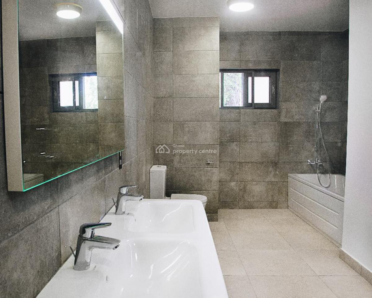 4 Bedroom Townhouse Ridge Acrra, North Ridge, Accra, House for Rent