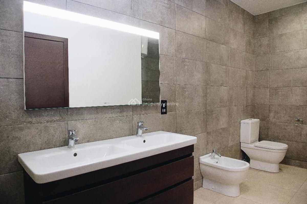 4 Bedroom Townhouse Ridge Acrra, North Ridge, Accra, House for Rent