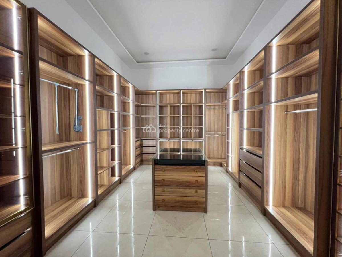 East Airport 6 Bedrooms House, East Airport, East Airport, Airport Residential Area, Accra, House for Sale