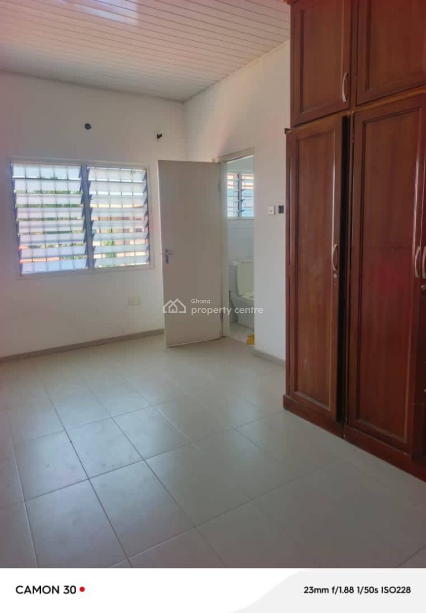 Executive Spacious Semi Detached 3 Bedroom, Spintex, Accra, Semi-detached Duplex for Rent