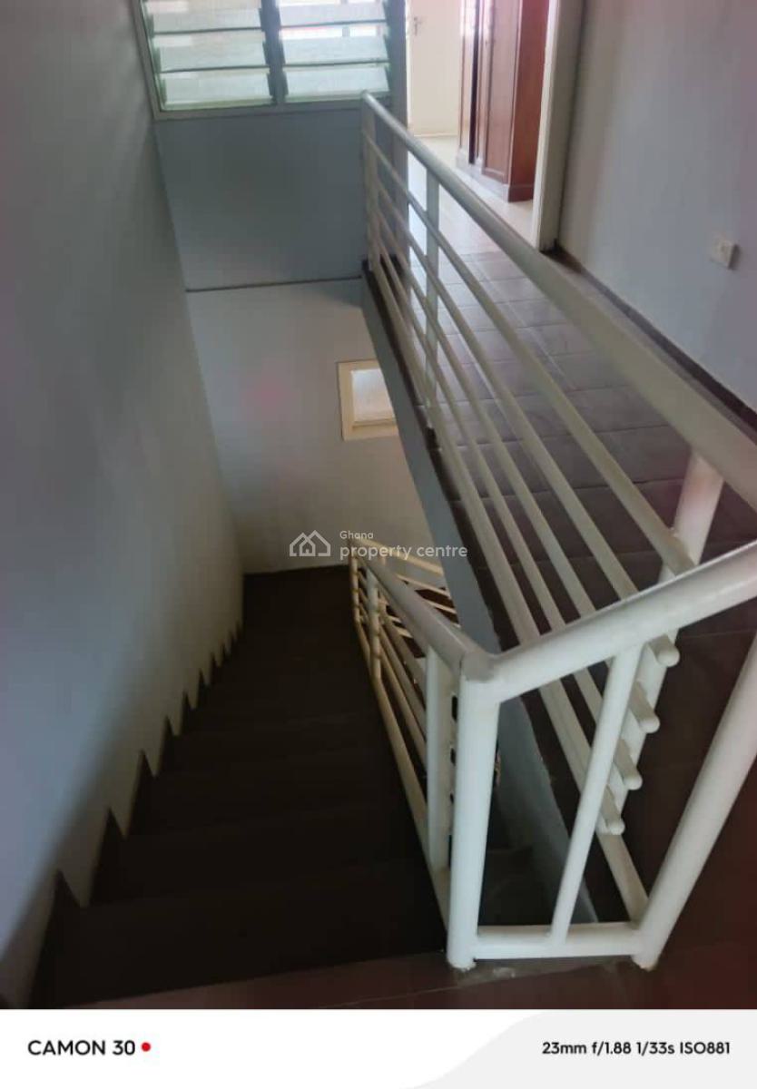 Executive Spacious Semi Detached 3 Bedroom, Spintex, Accra, Semi-detached Duplex for Rent