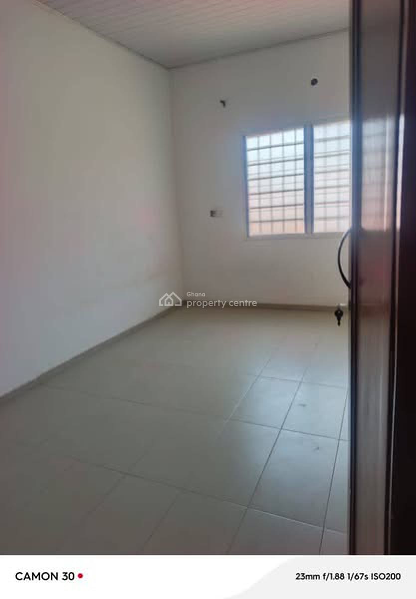 Executive Spacious Semi Detached 3 Bedroom, Spintex, Accra, Semi-detached Duplex for Rent