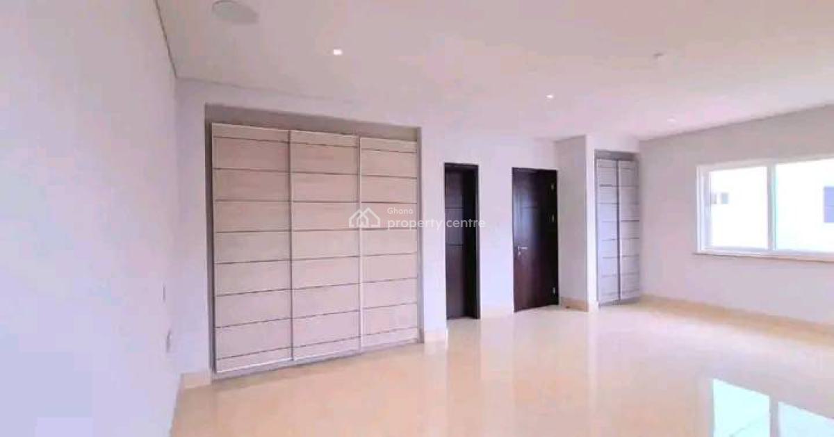 Executive 4 Bedroom, East Airport, Airport Residential Area, Accra, Townhouse for Rent