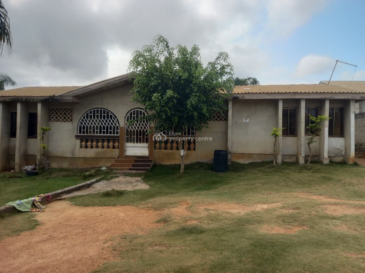 2 Bedrooms  ( Plot Size 100*90), Abuakwa Koforidua., Kumasi Metropolitan, Ashanti, House for Sale