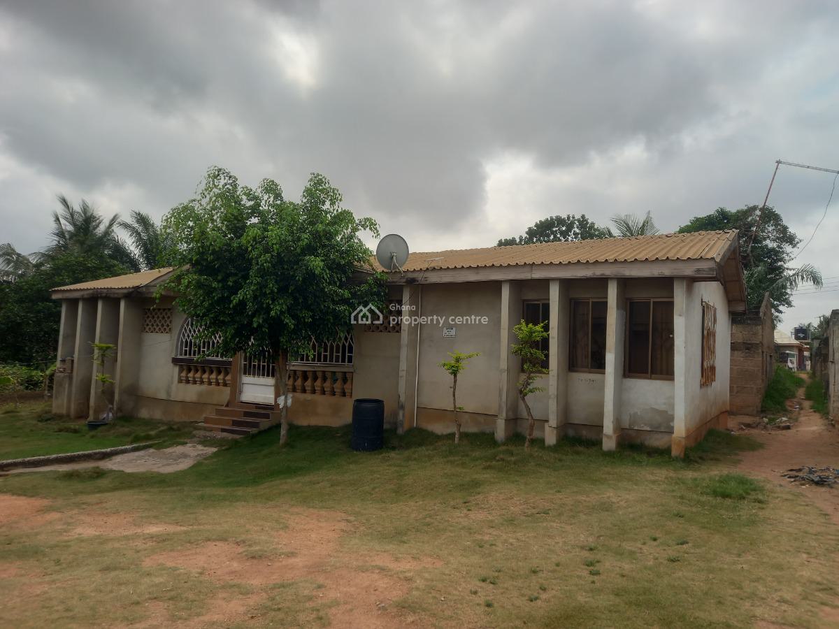 2 Bedrooms  ( Plot Size 100*90), Abuakwa Koforidua., Kumasi Metropolitan, Ashanti, House for Sale