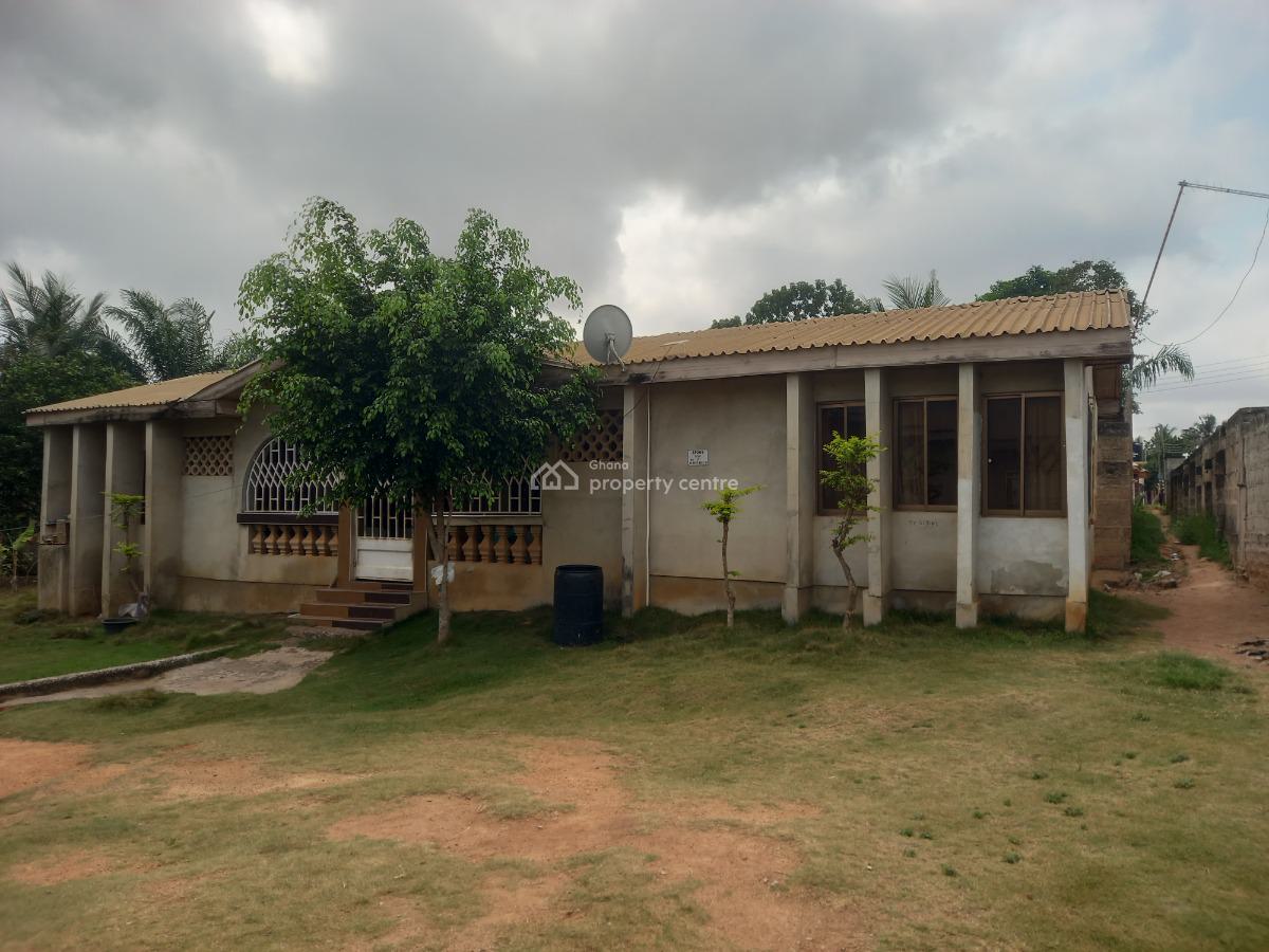 2 Bedrooms  ( Plot Size 100*90), Abuakwa Koforidua., Kumasi Metropolitan, Ashanti, House for Sale