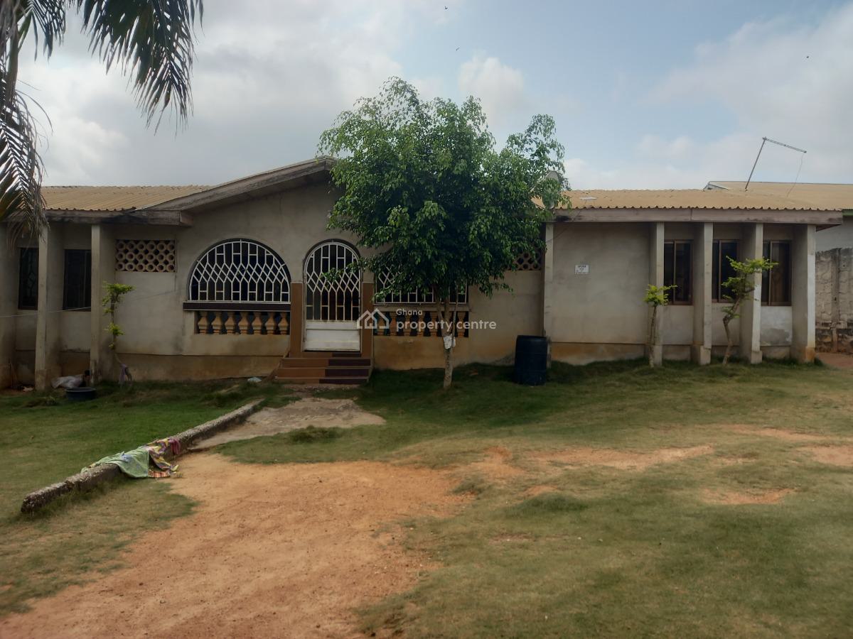 2 Bedrooms  ( Plot Size 100*90), Abuakwa Koforidua., Kumasi Metropolitan, Ashanti, House for Sale