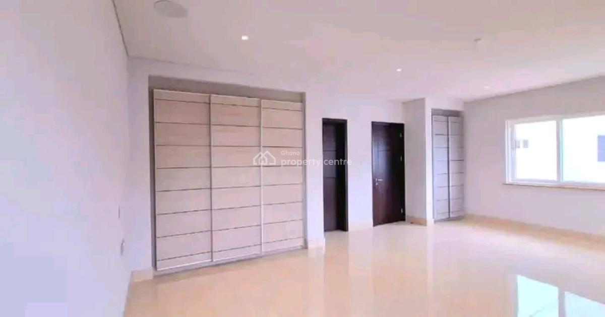 Luxurious 4bedroom Townhouse @ East Airport, East Airport, Airport Residential Area, Accra, House for Rent