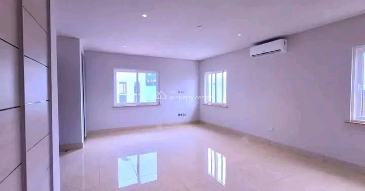 Luxurious 4bedroom Townhouse @ East Airport, East Airport, Airport Residential Area, Accra, House for Rent
