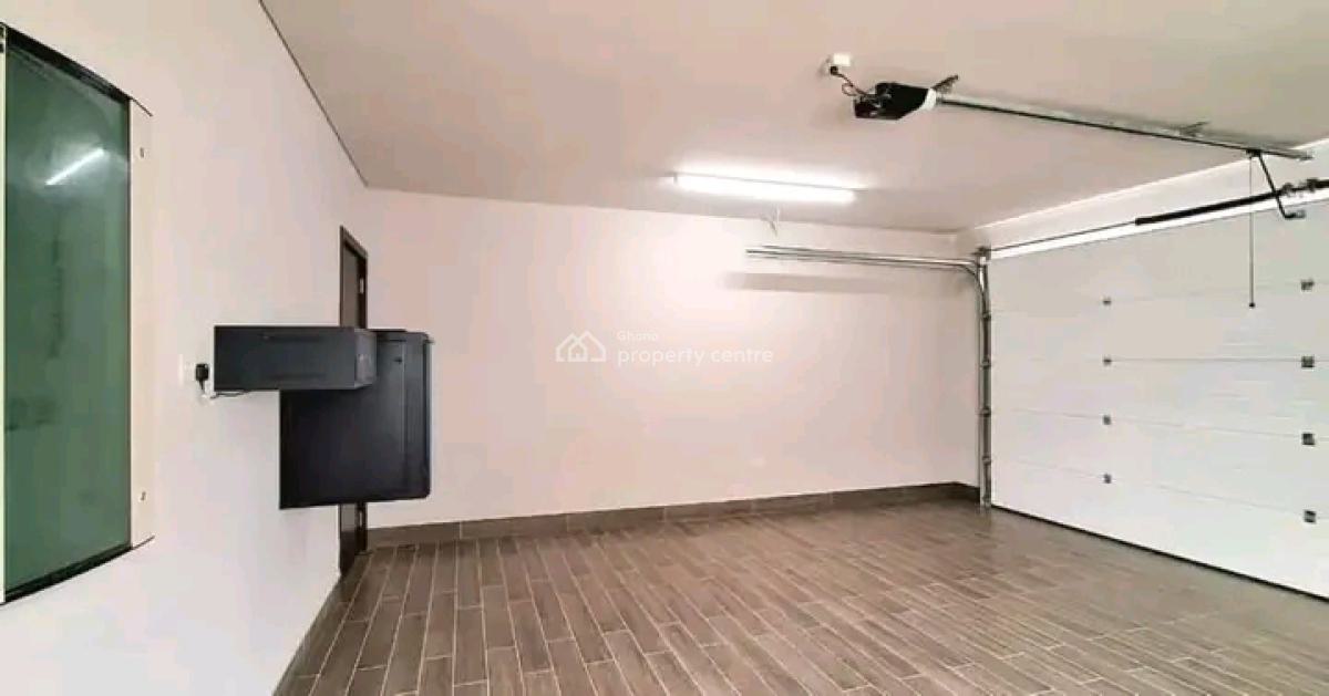 Luxurious 4bedroom Townhouse @ East Airport, East Airport, Airport Residential Area, Accra, House for Rent