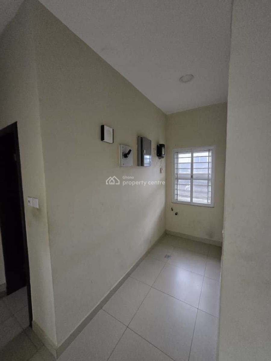 3 Bedrooms at Pokuase Canada Junction, Ablekuma Highway Canada Junction, Pokuase (pokoasi), Ga West Municipal, Accra, Detached Bungalow for Sale