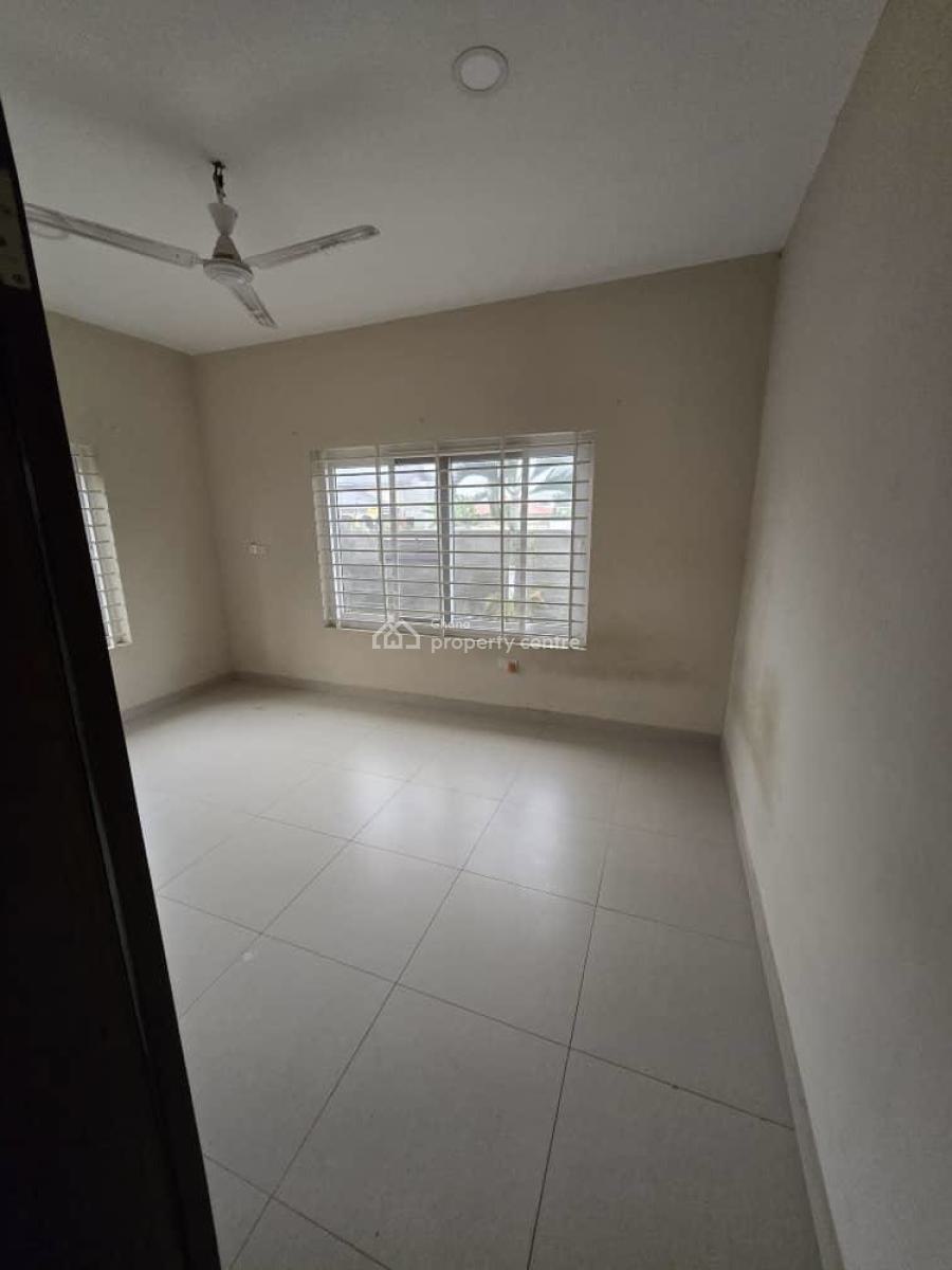 3 Bedrooms at Pokuase Canada Junction, Ablekuma Highway Canada Junction, Pokuase (pokoasi), Ga West Municipal, Accra, Detached Bungalow for Sale