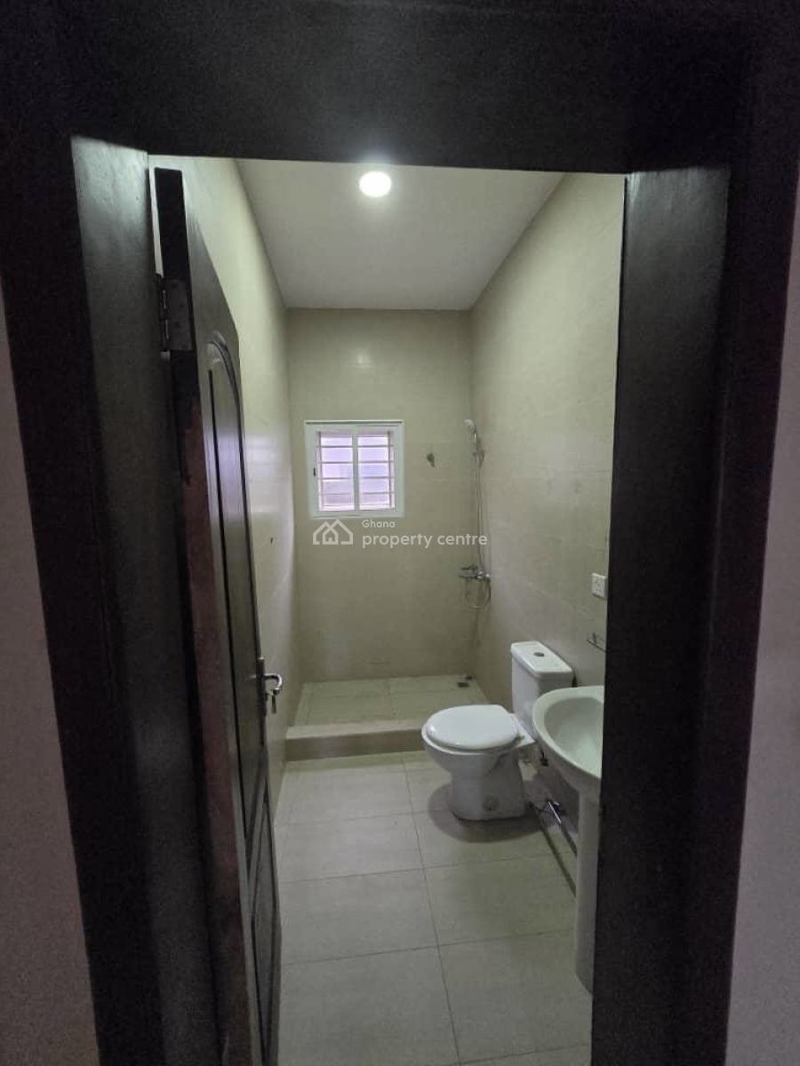 3 Bedrooms at Pokuase Canada Junction, Ablekuma Highway Canada Junction, Pokuase (pokoasi), Ga West Municipal, Accra, Detached Bungalow for Sale