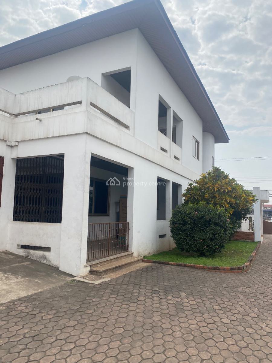 6 Bedrms on 2 Plots at Achimota  Main Road, Cfc Estate Main Road Side, Achimota, Accra, Detached Duplex for Sale