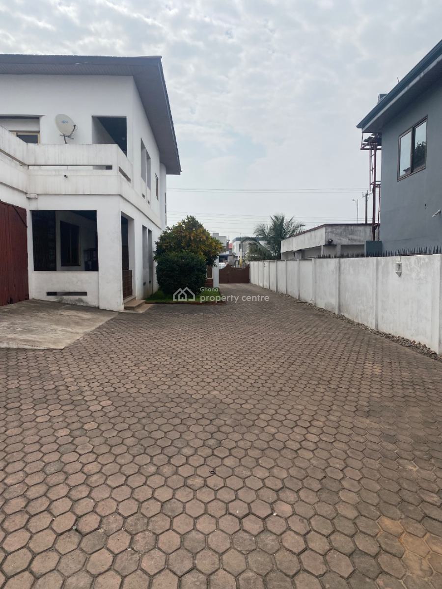 6 Bedrms on 2 Plots at Achimota  Main Road, Cfc Estate Main Road Side, Achimota, Accra, Detached Duplex for Sale