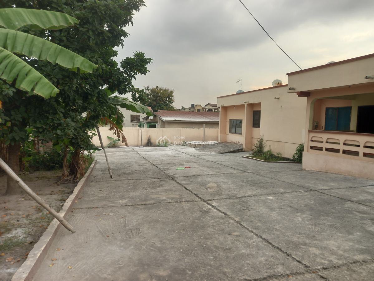 6 Bedrooms, Duase New Site, Near Buokrom Estate Junction., Kumasi Metropolitan, Ashanti, House for Sale