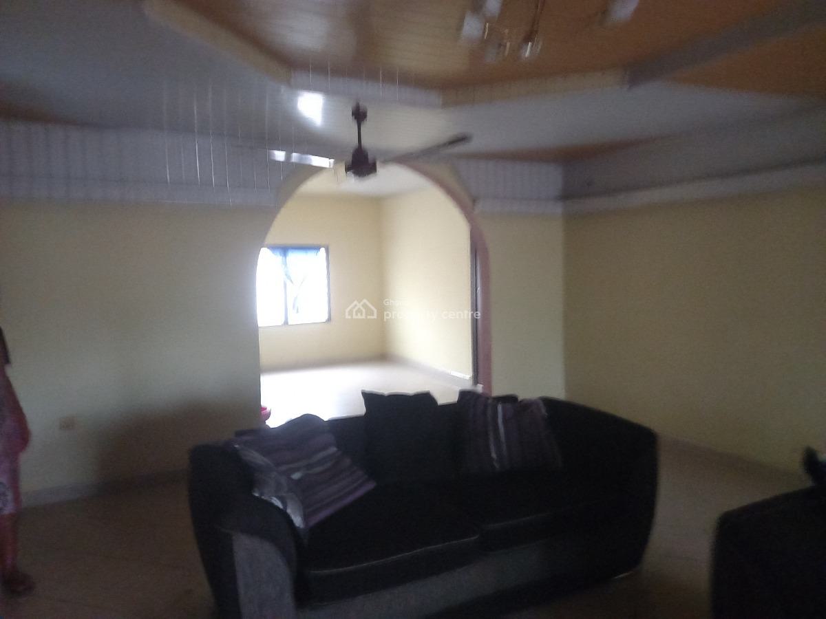 6 Bedrooms, Duase New Site, Near Buokrom Estate Junction., Kumasi Metropolitan, Ashanti, House for Sale