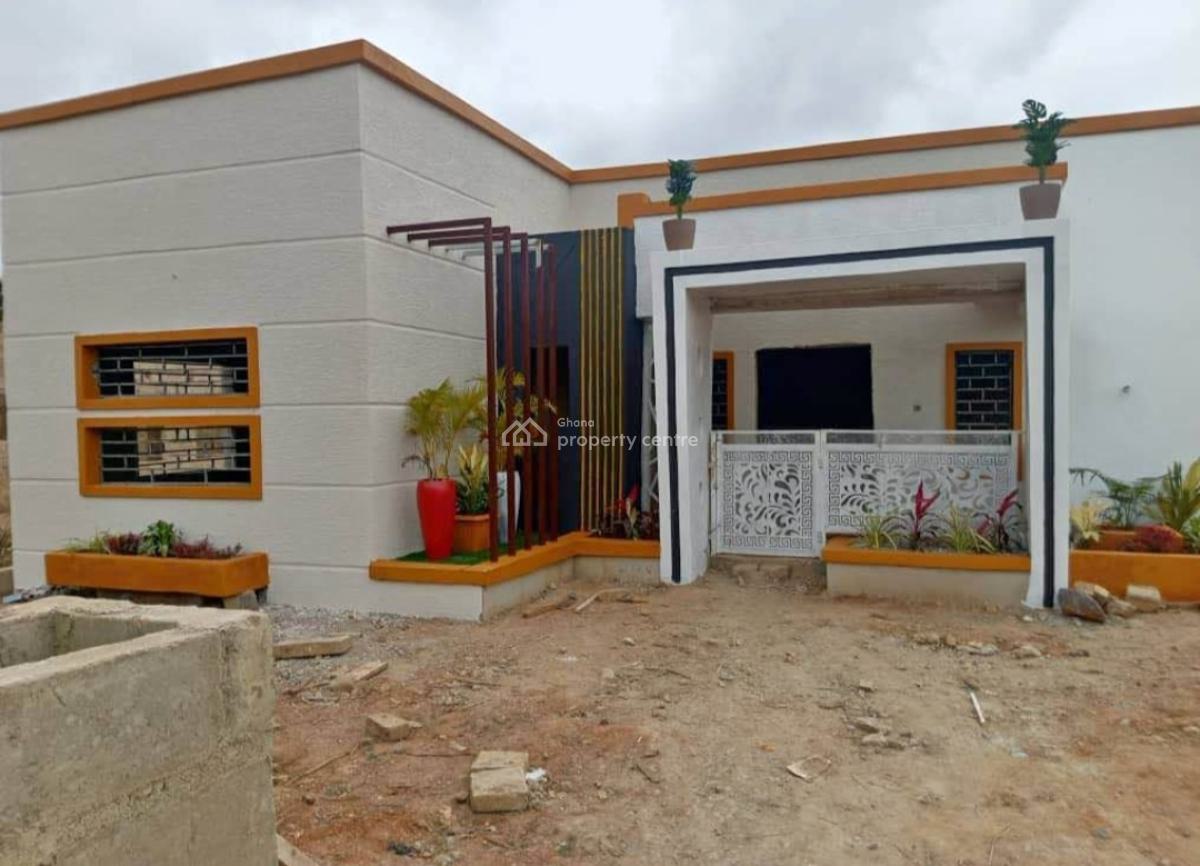 3 Bedrooms, Nkronsa Ampabame,  on Santasi Anwiankwanta Road., Kumasi Metropolitan, Ashanti, House for Sale