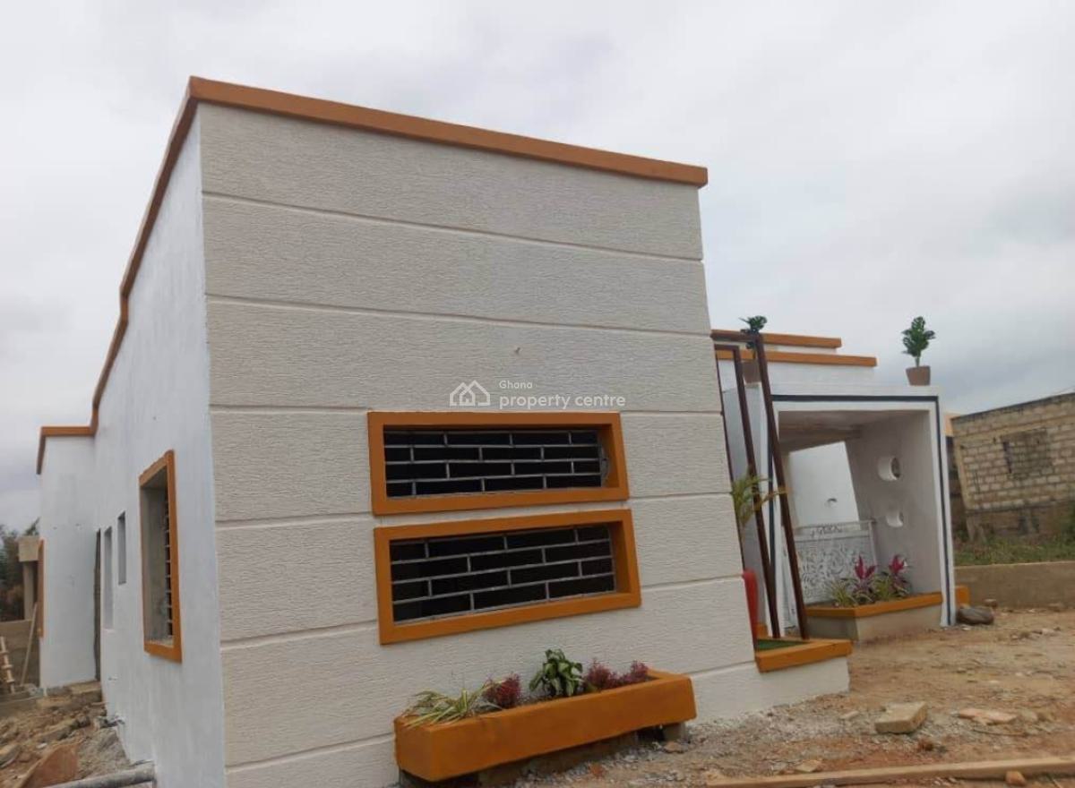 3 Bedrooms, Nkronsa Ampabame,  on Santasi Anwiankwanta Road., Kumasi Metropolitan, Ashanti, House for Sale