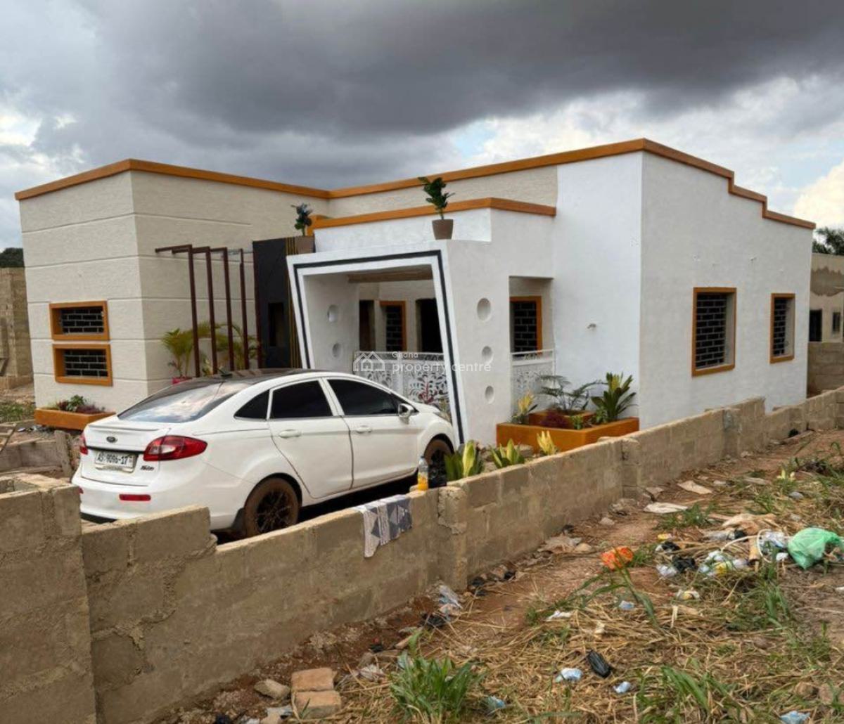 3 Bedrooms, Nkronsa Ampabame,  on Santasi Anwiankwanta Road., Kumasi Metropolitan, Ashanti, House for Sale