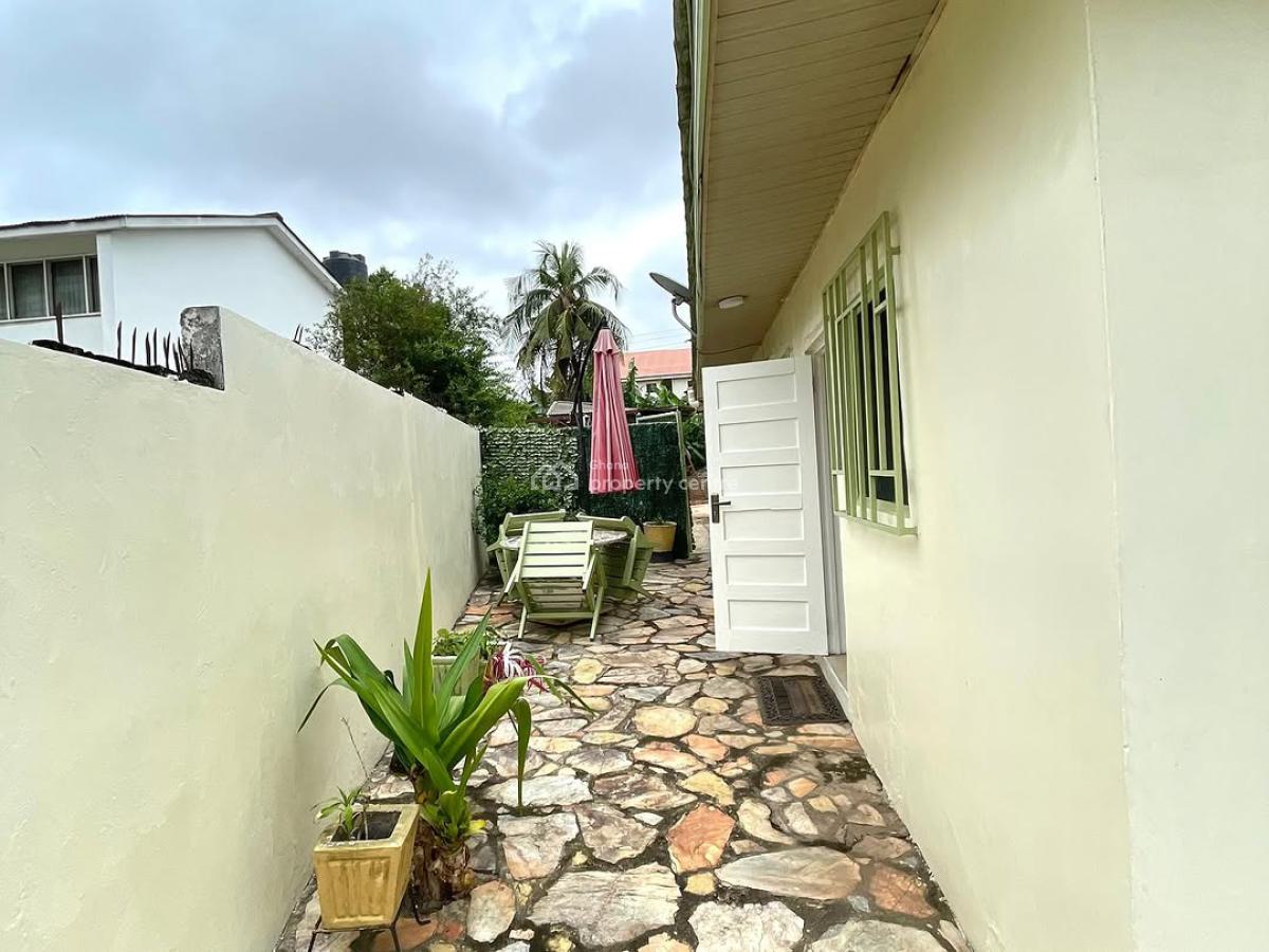 Executive 5 Bedroom, Kanda Estate, Accra, House for Sale