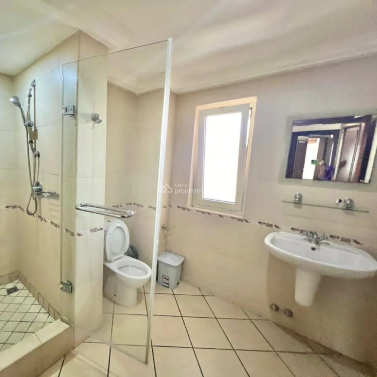 Executive 3 Bedrooms, Dzorwulu, Accra, Apartment for Sale