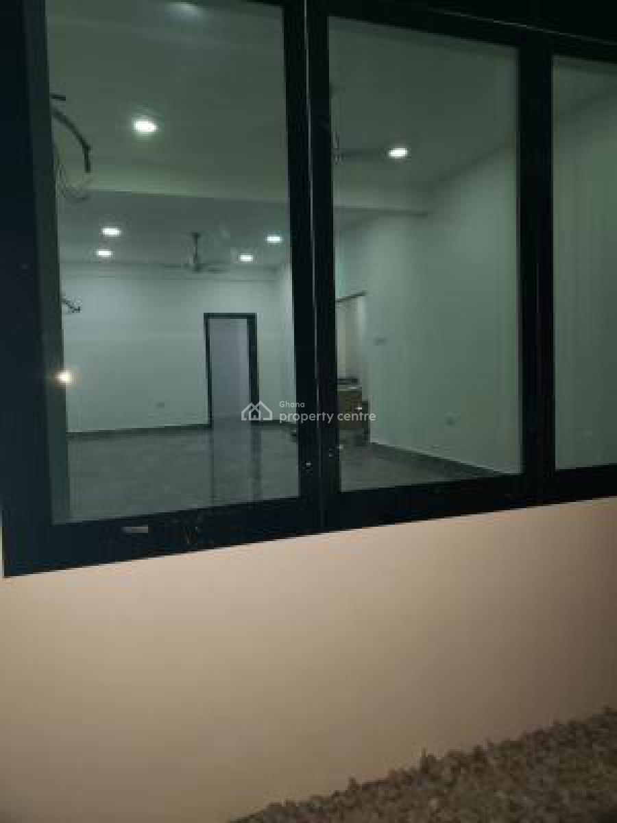 Luxurious 5-bedroom House @ North Labone, North Labone, Accra, Detached Duplex for Rent