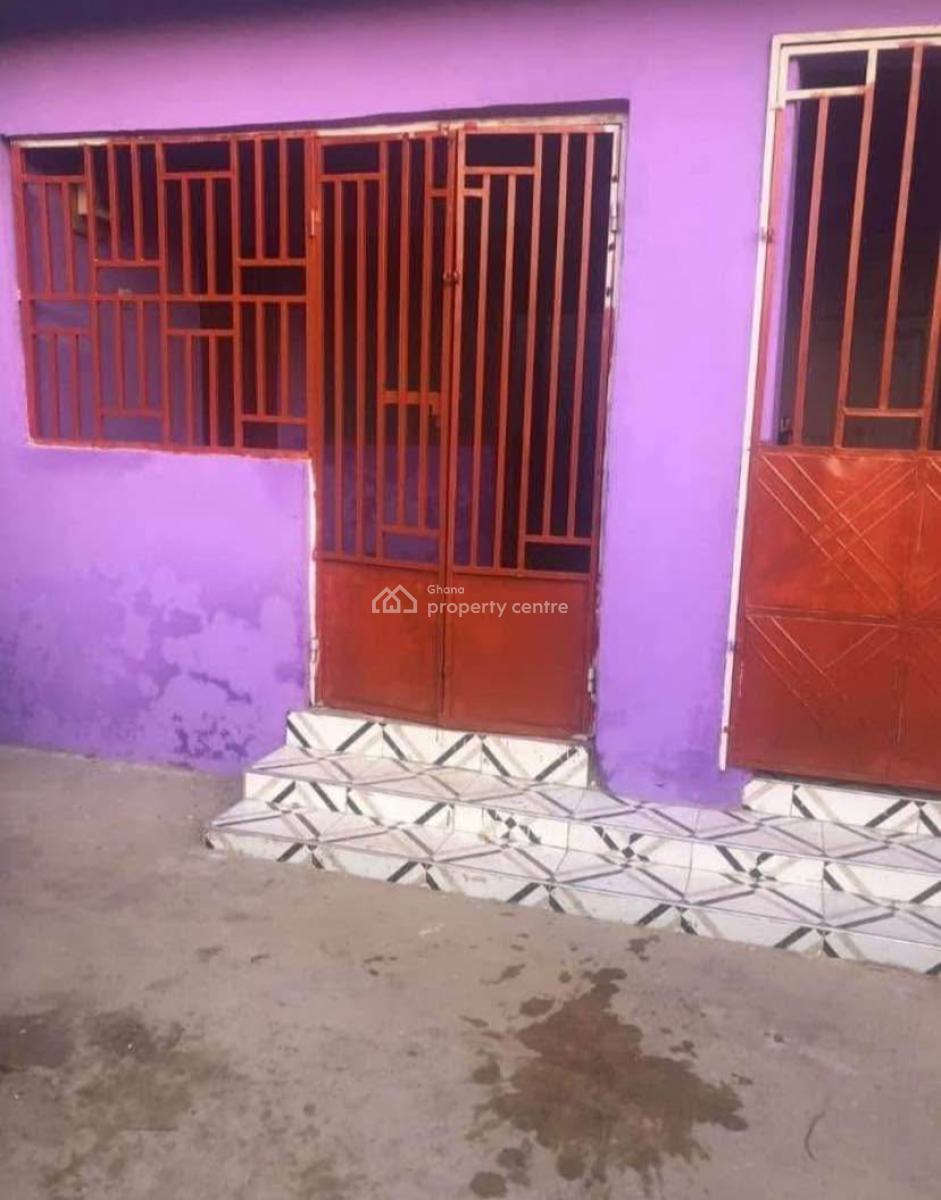 6 Bedrooms and 2 Stores @ Ablekuma Peace Village, Ablekuma Peace Village, Ga South Municipal, Accra, Block of Flats for Sale