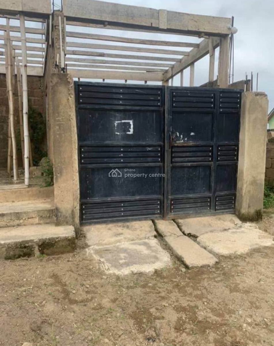 6 Bedrooms and 2 Stores @ Ablekuma Peace Village, Ablekuma Peace Village, Ga South Municipal, Accra, Block of Flats for Sale