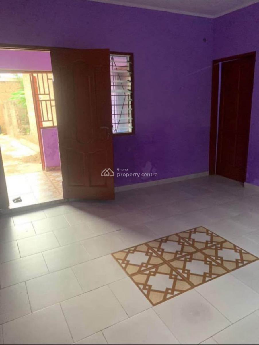 6 Bedrooms and 2 Stores @ Ablekuma Peace Village, Ablekuma Peace Village, Ga South Municipal, Accra, Block of Flats for Sale
