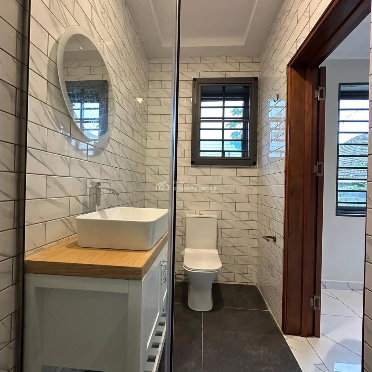 2 Bedrooms, Hfc, Spintex, Accra, Apartment for Rent