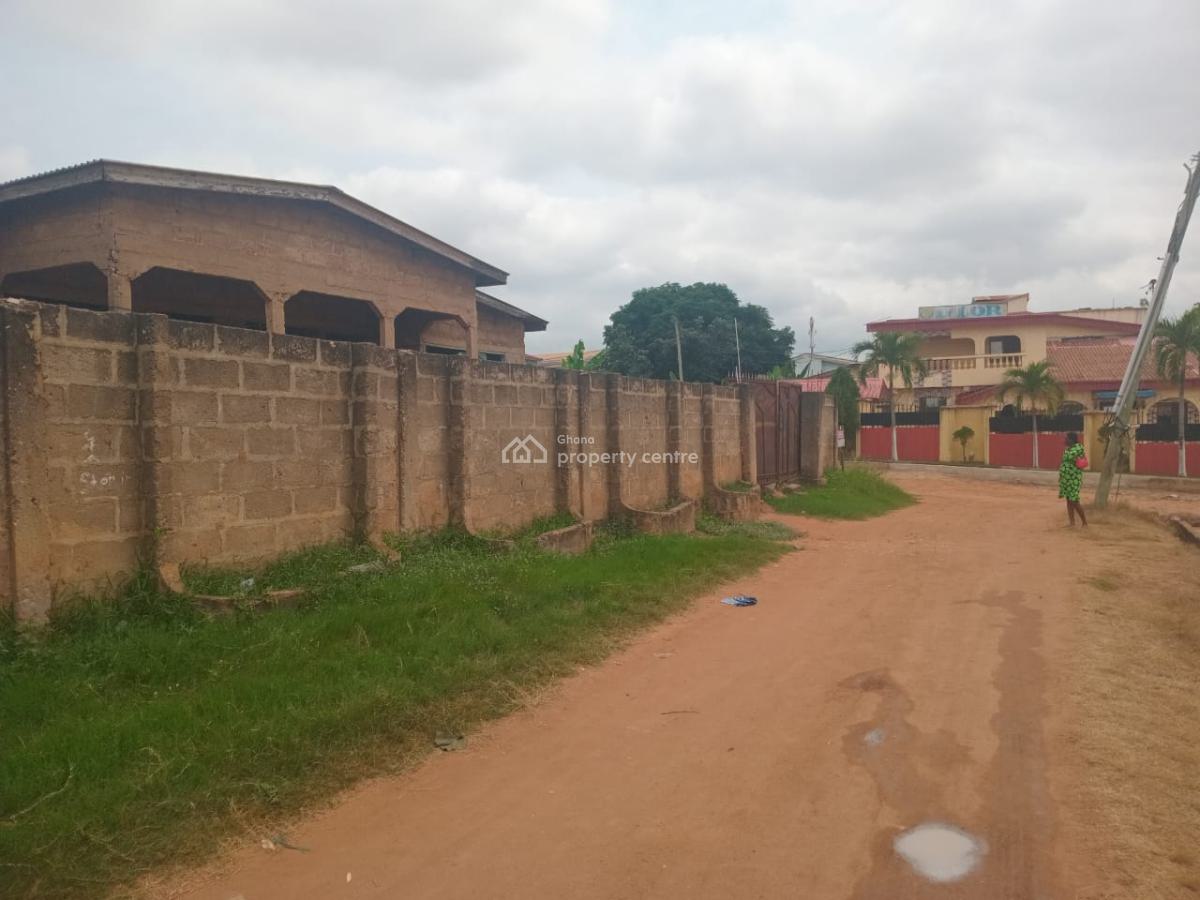 Auction 5 Bedroom House, Oblogo Area, Mccarthy Hill, Ga South Municipal, Accra, House for Sale