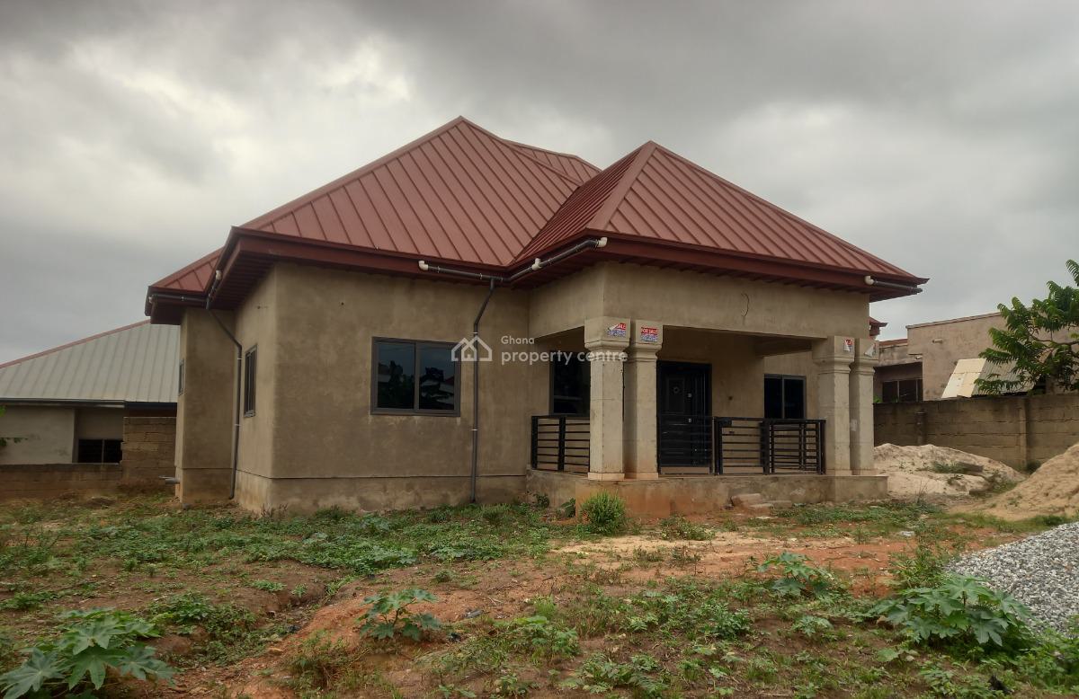 3 Bedrooms. ( on Full Plot), Meduma, on Tafo Pankrono Road., Kumasi Metropolitan, Ashanti, House for Sale