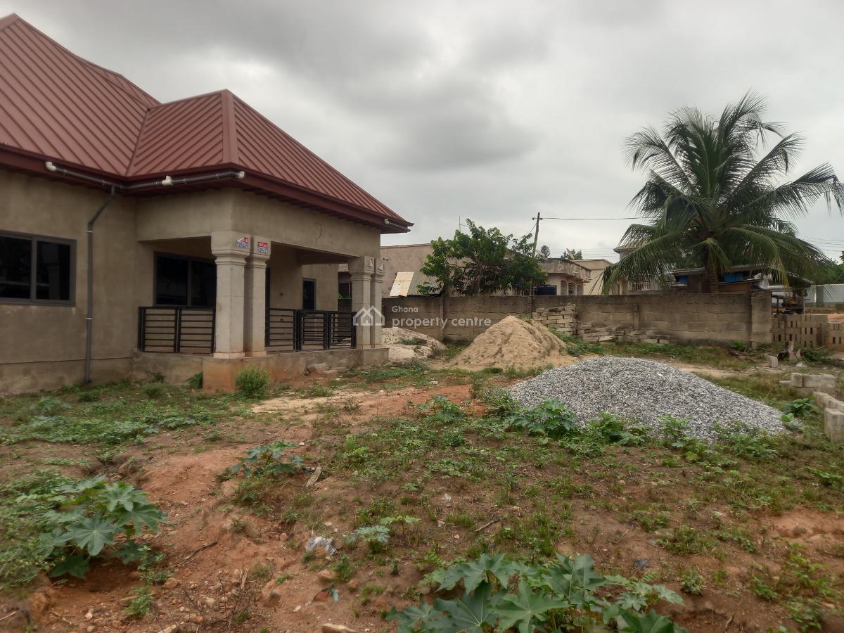3 Bedrooms. ( on Full Plot), Meduma, on Tafo Pankrono Road., Kumasi Metropolitan, Ashanti, House for Sale