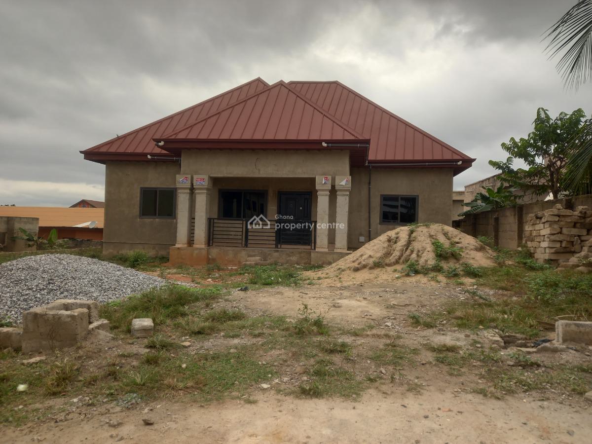 3 Bedrooms. ( on Full Plot), Meduma, on Tafo Pankrono Road., Kumasi Metropolitan, Ashanti, House for Sale