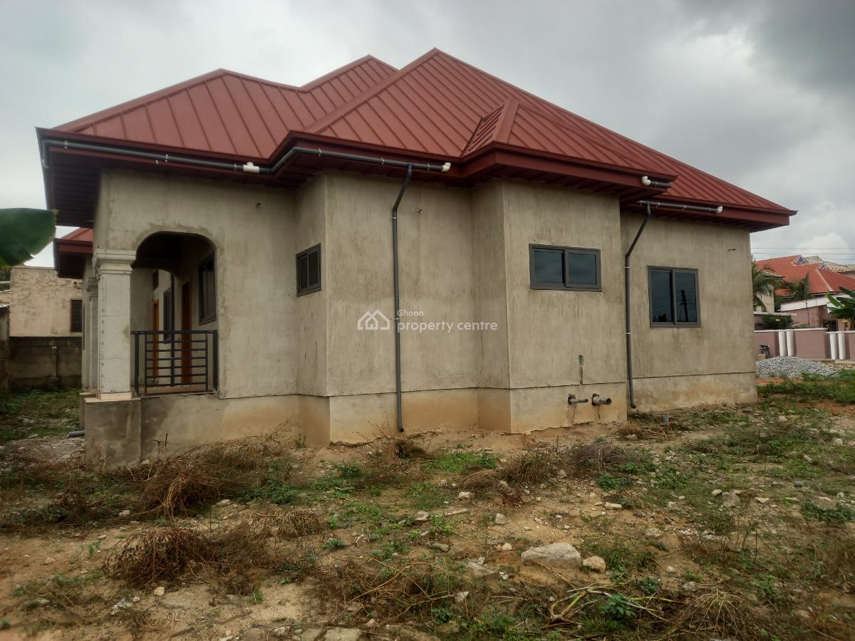 3 Bedrooms. ( on Full Plot), Meduma, on Tafo Pankrono Road., Kumasi Metropolitan, Ashanti, House for Sale