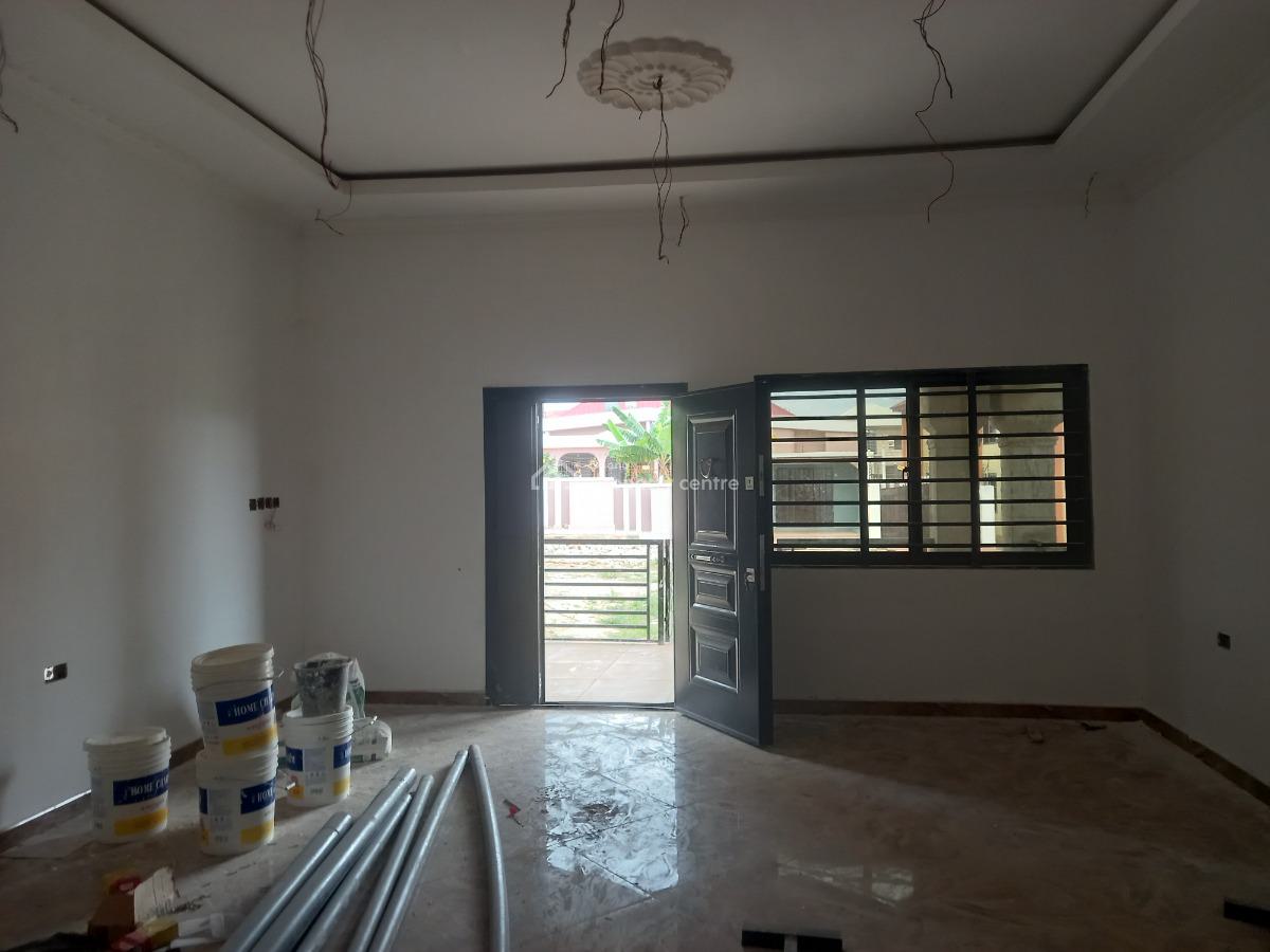 3 Bedrooms. ( on Full Plot), Meduma, on Tafo Pankrono Road., Kumasi Metropolitan, Ashanti, House for Sale