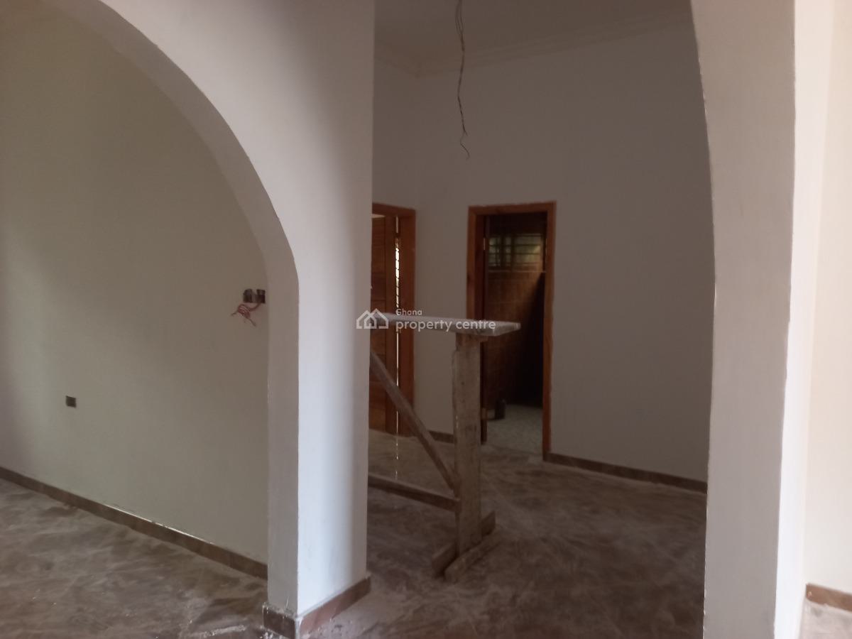 3 Bedrooms. ( on Full Plot), Meduma, on Tafo Pankrono Road., Kumasi Metropolitan, Ashanti, House for Sale