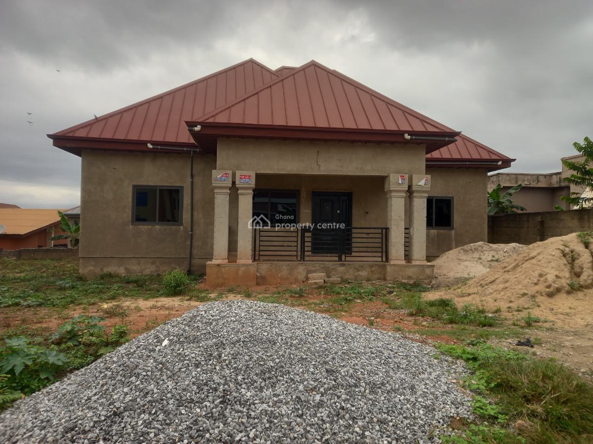 3 Bedrooms. ( on Full Plot), Meduma, on Tafo Pankrono Road., Kumasi Metropolitan, Ashanti, House for Sale