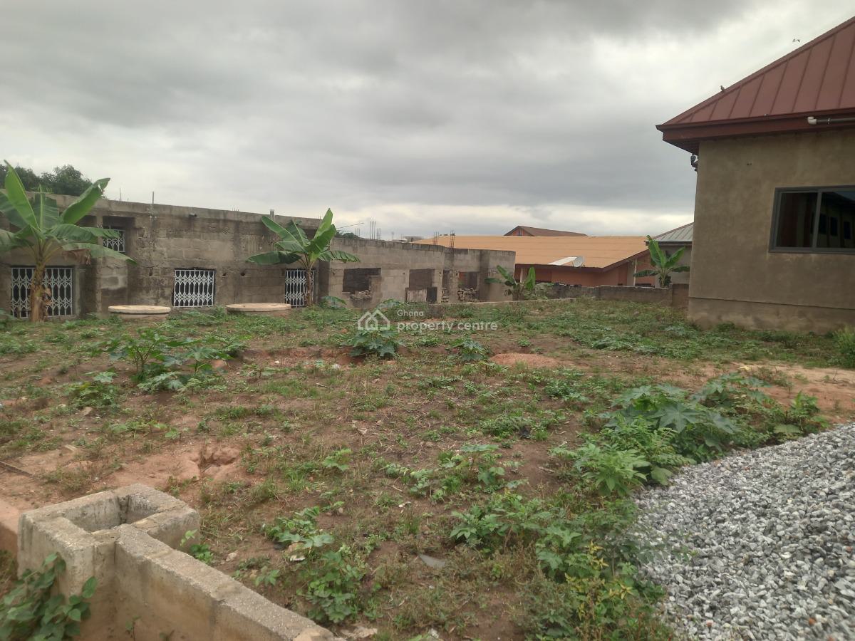 3 Bedrooms. ( on Full Plot), Meduma, on Tafo Pankrono Road., Kumasi Metropolitan, Ashanti, House for Sale
