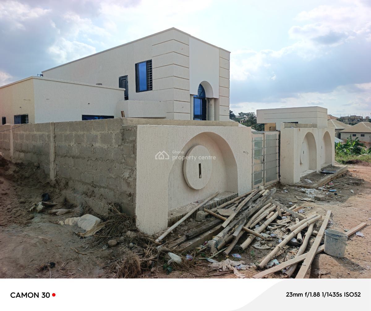 4 Bedrooms, Adesina. on Kenyasi Abrem Road., Kumasi Metropolitan, Ashanti, House for Sale