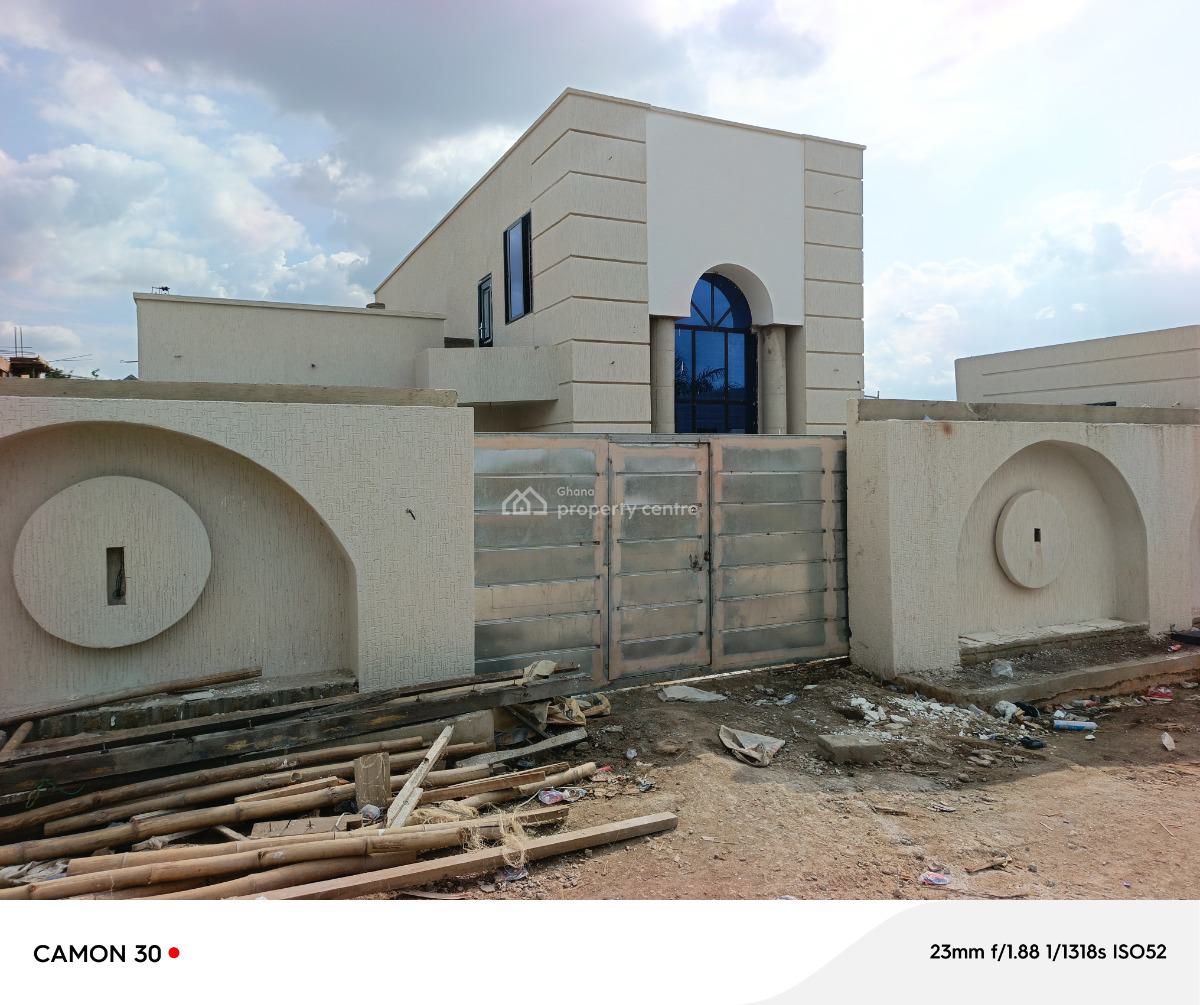 4 Bedrooms, Adesina. on Kenyasi Abrem Road., Kumasi Metropolitan, Ashanti, House for Sale