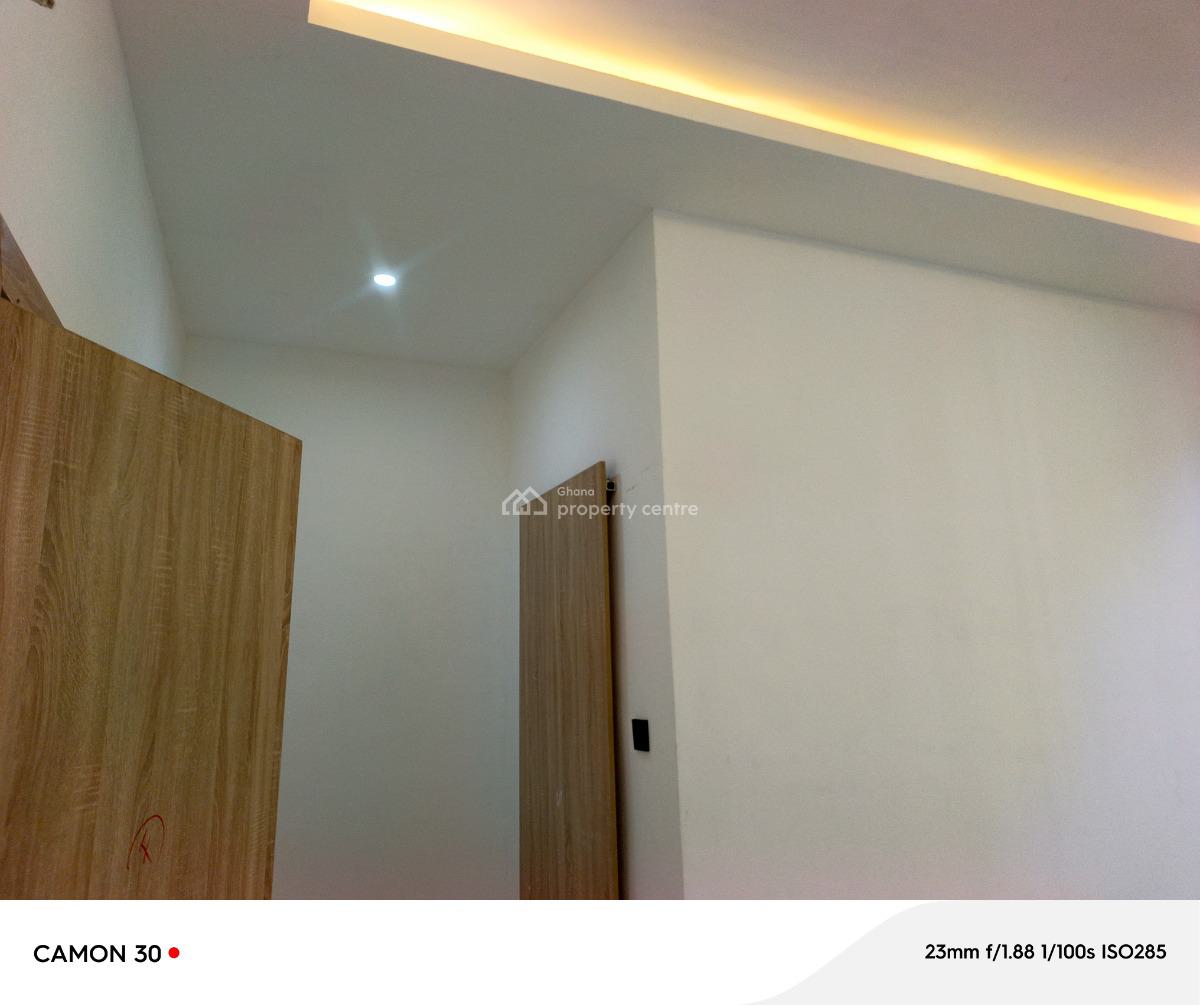 4 Bedrooms, Adesina. on Kenyasi Abrem Road., Kumasi Metropolitan, Ashanti, House for Sale