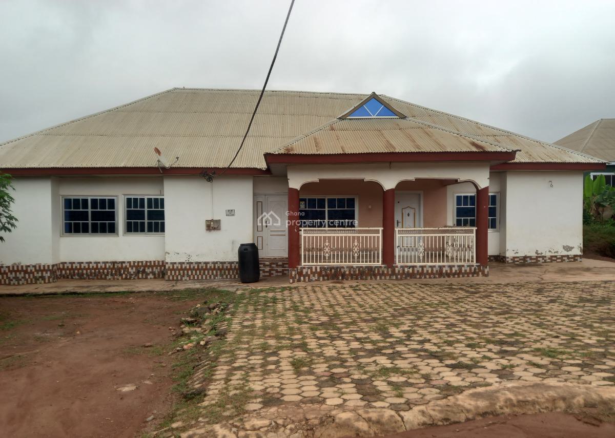 5 Bedrooms, Kodie Apagya, on Kronum Afrancho Offinso Road, Kumasi Metropolitan, Ashanti, House for Sale