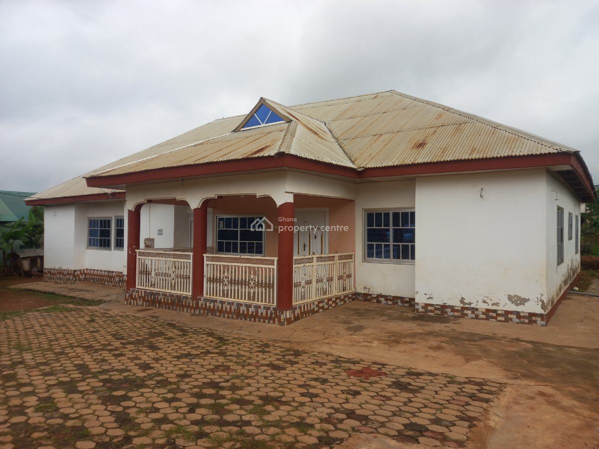 5 Bedrooms, Kodie Apagya, on Kronum Afrancho Offinso Road, Kumasi Metropolitan, Ashanti, House for Sale