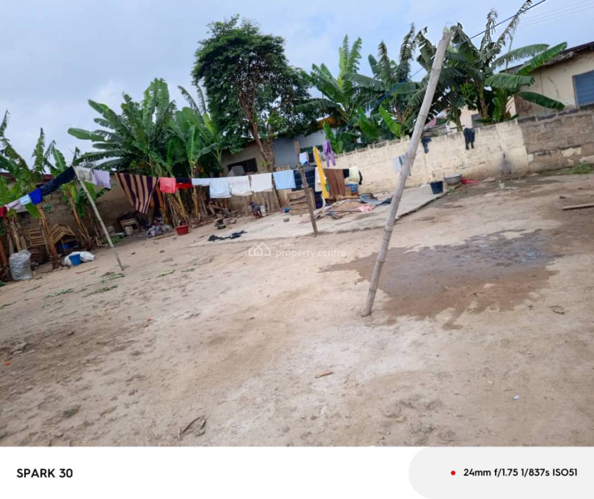 Plot with Old Building, Awoshie Mangoase Area, Ga Central Municipal, Accra, Mixed-use Land for Sale