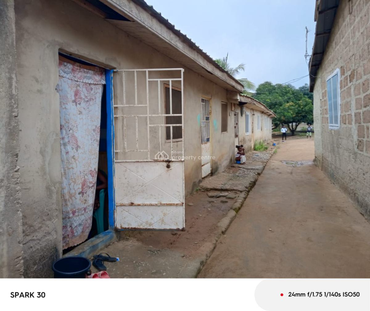 11 Completed Single Rooms with Porch + 3units of Unroofed Chamber&hall, Manhean Ablekuma, Ga East Municipal, Accra, House for Sale