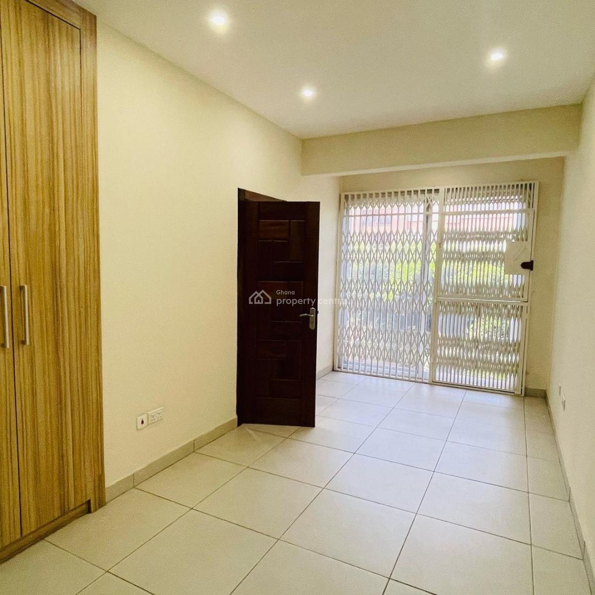 3 Bedroom Townhome with Staff Quarters in a Gated Community with Pool, Cantonments, Accra, Townhouse for Rent